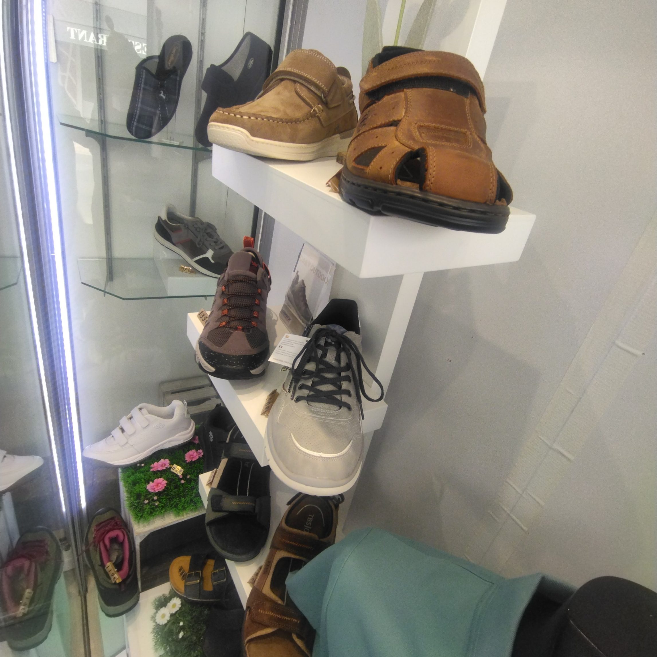 Détail vitrine homme Détail vitrine homme